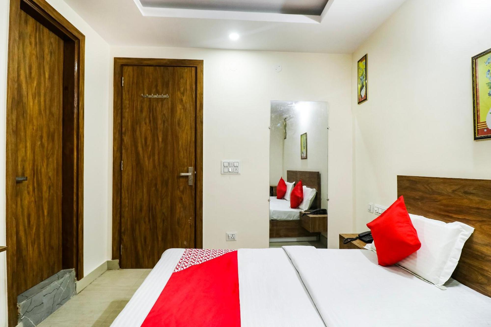 Hotel O The Vansh Balaji Hot Фаридабад Экстерьер фото