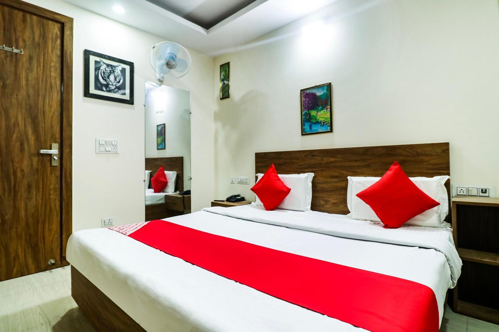 Hotel O The Vansh Balaji Hot Фаридабад Экстерьер фото