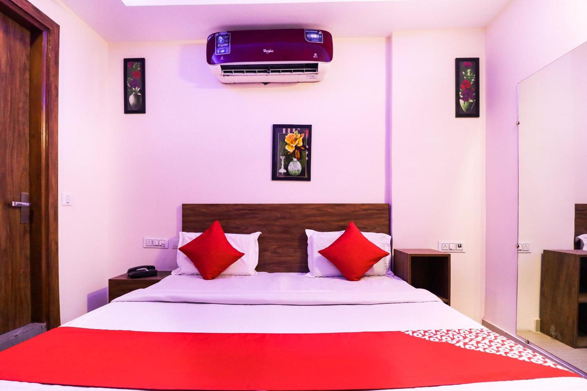 Hotel O The Vansh Balaji Hot Фаридабад Экстерьер фото