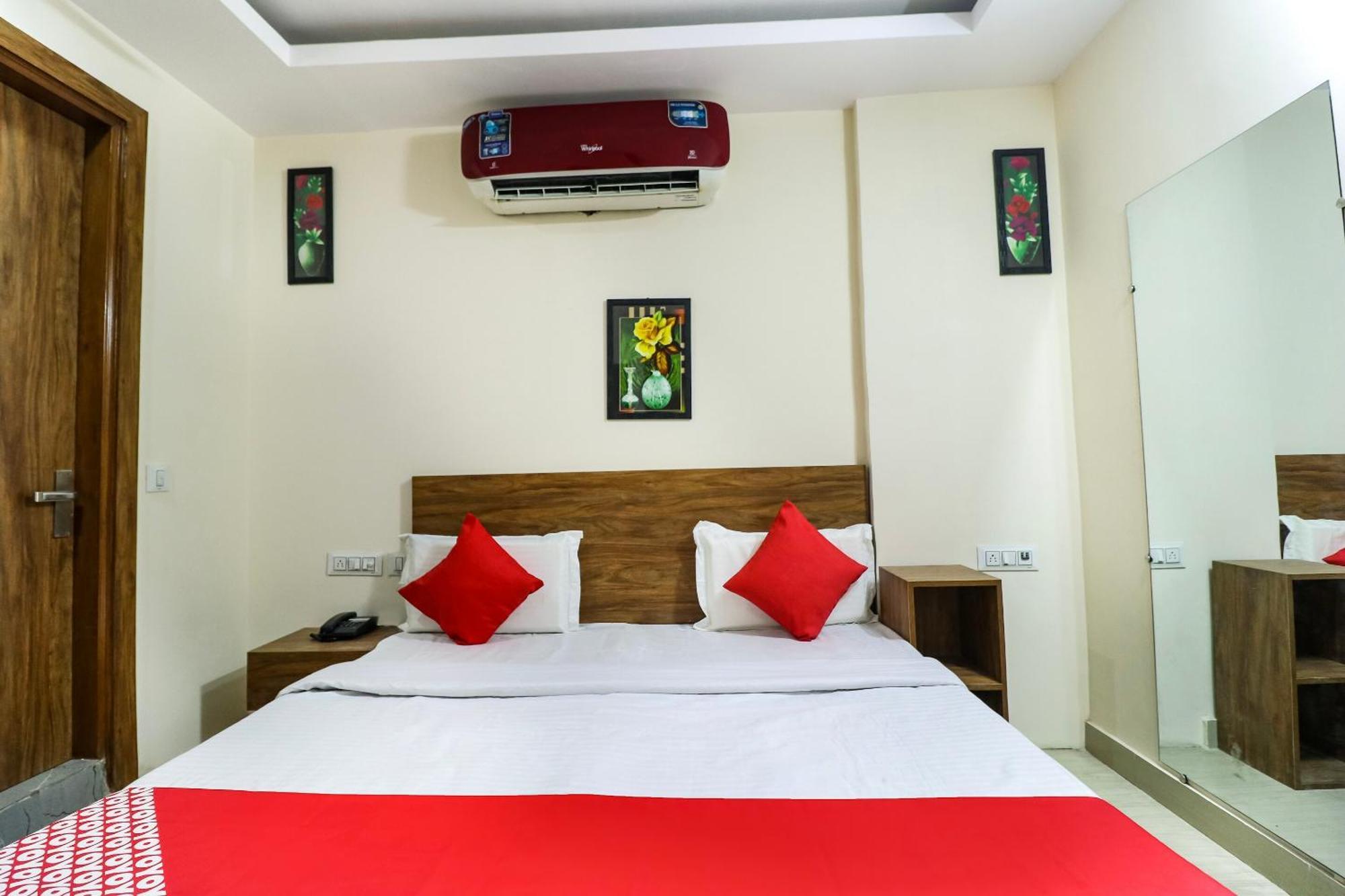 Hotel O The Vansh Balaji Hot Фаридабад Экстерьер фото