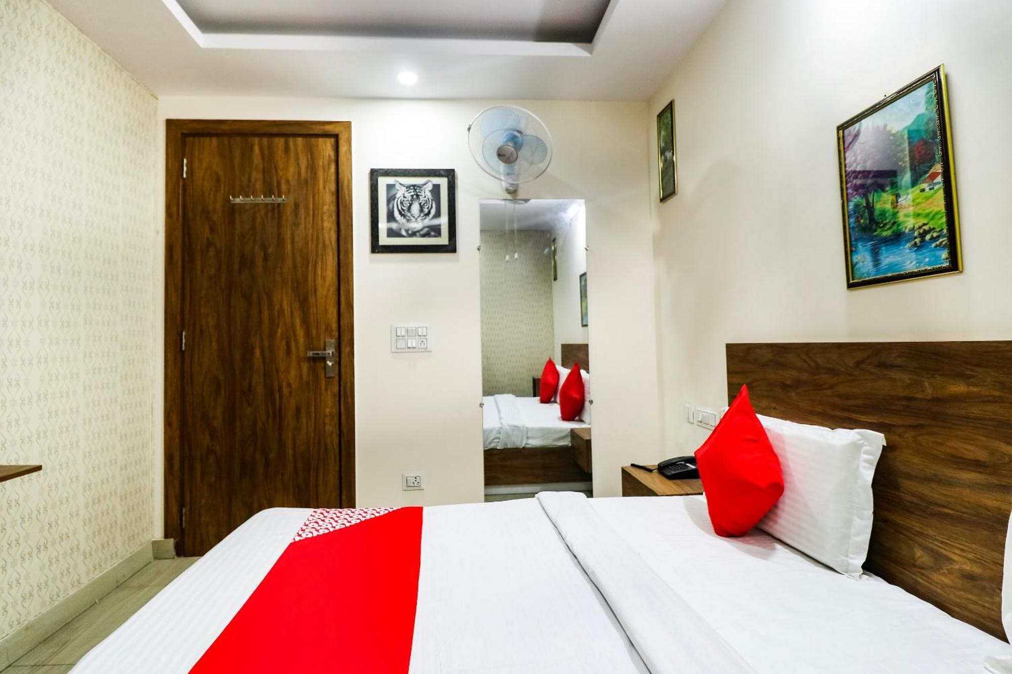 Hotel O The Vansh Balaji Hot Фаридабад Экстерьер фото